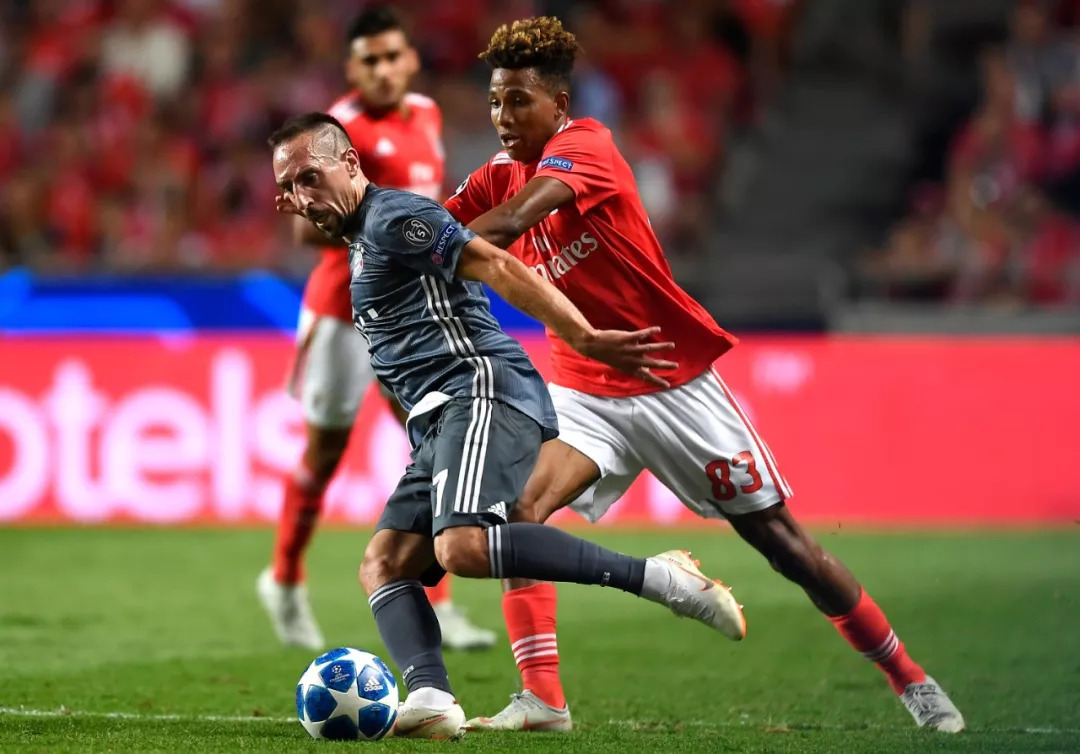 爱游戏游戏平台-广东宏远迎欧冠关键赛，今夜扳平良机，悬念犹存，团队化学反应显著的简单介绍