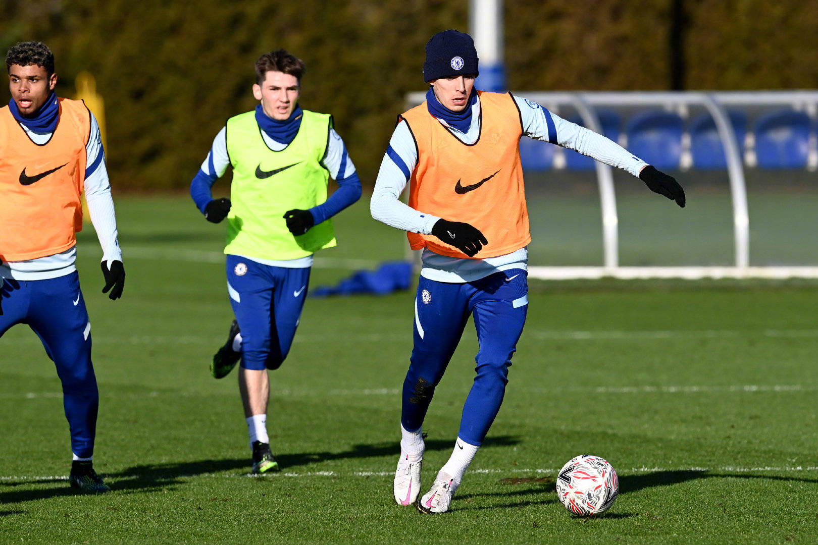 爱游戏平台体验-切尔西训练开放日，赛前伤情更新引欢呼，足总杯在即，医务组通报恢复的简单介绍